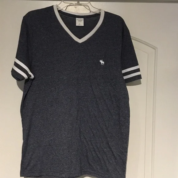 Abercrombie & Fitch Heathered Blue V-Neck Tee - Picture 4 of 5